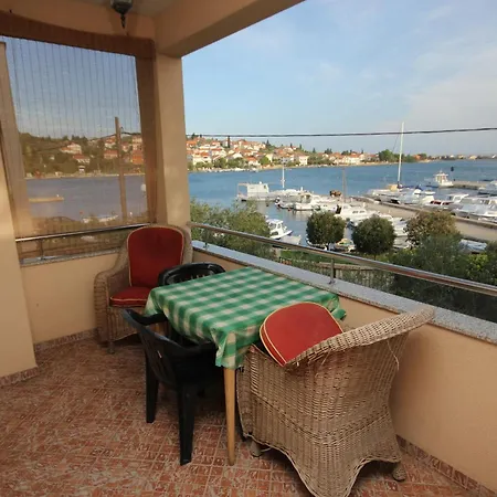 Appartement By The Sea Preko, Ugljan - 8315 Preko