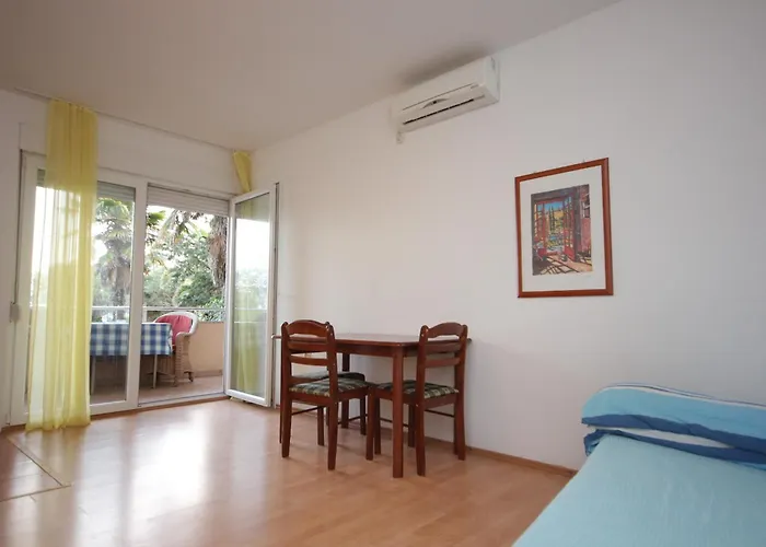 Apartment By The Sea Preko, Ugljan - 8315 *