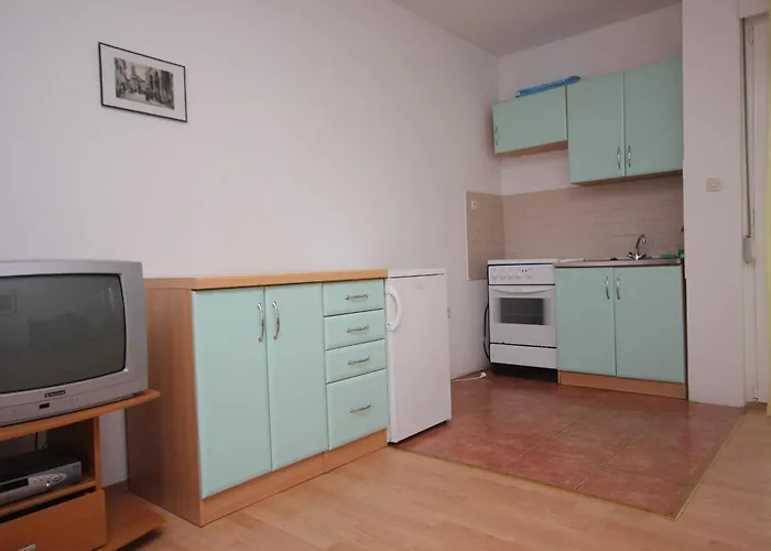 By The Sea Preko, Ugljan - 8315 *