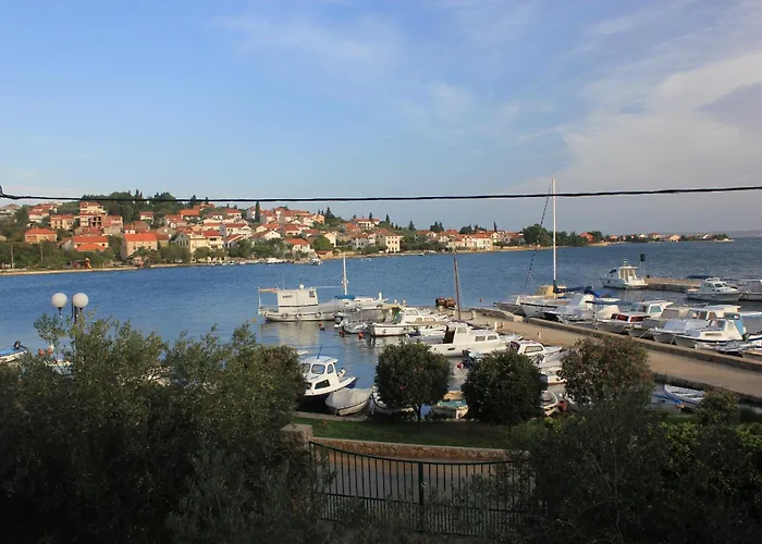 Apartment By The Sea Preko, Ugljan - 8315 Preko