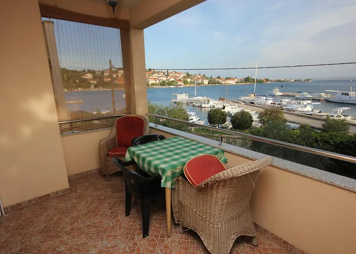 Apartment By The Sea Preko, Ugljan - 8315 Preko